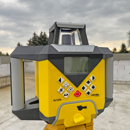 Nivel System NL720R Digital – laser obrotowy czerwony 700 m z autowpasowaniem i cyfrowym czujnikiem RD500R Digital